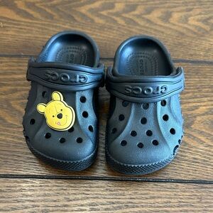CROCS Kids Black Slippers with Winnie the Pooh  Accent